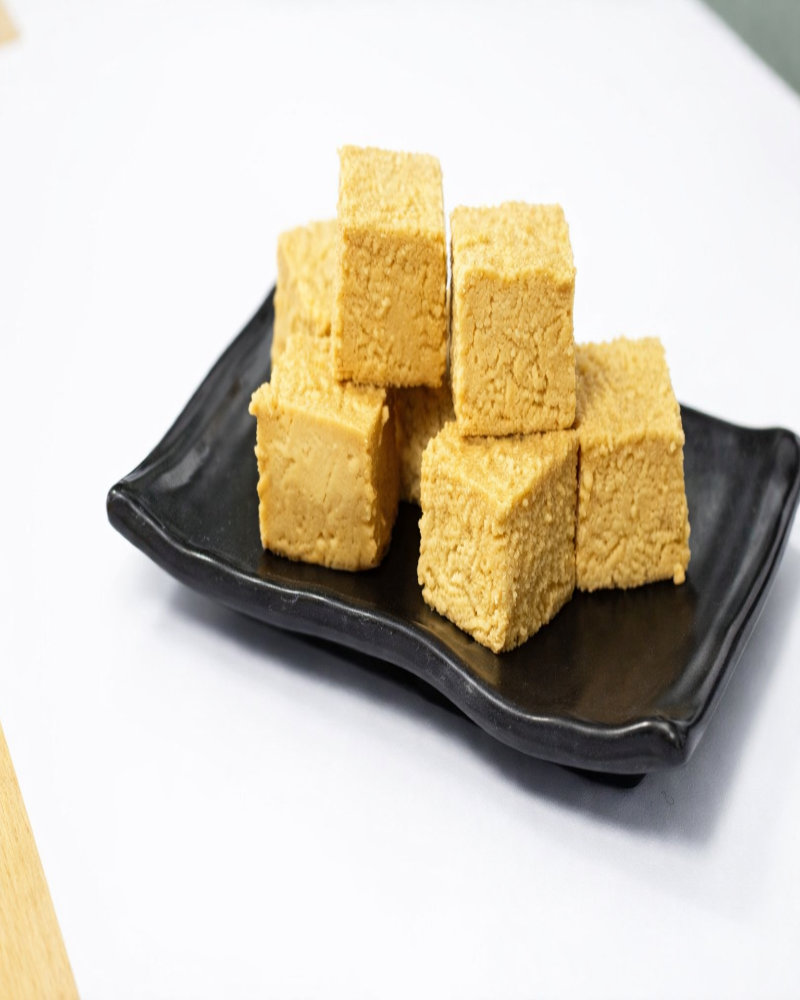 Nolen Gurer Sandesh (per lb)